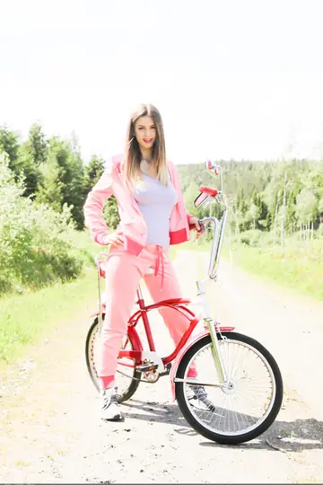 Stella Cox – European Brunette Shows Her Big Natural Tits Outdoors