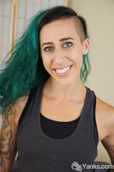 Andre Shakti: Tattooed Woman with Small Tits Spreads Her Pussy – photo 2 of 17