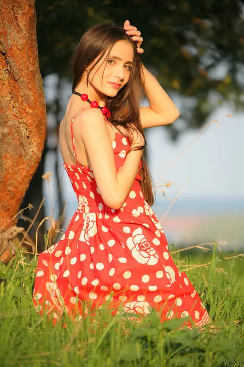Anna AK: Asian Brunette Undresses Outdoors and Spreads Her Shaved Pussy – photo 3 of 21