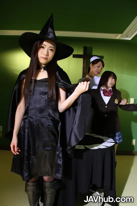 Mao Sena: Japanese Brunette Poses in Cosplay Skirt and Uniform – photo 11 of 20