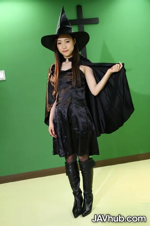 Mao Sena: Japanese Brunette Poses in Cosplay Skirt and Uniform – photo 5 of 20
