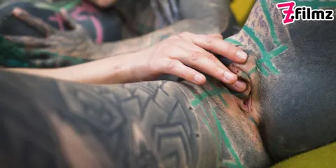 Anuskatzz: Heavily Tattooed Brunette Takes Anal and Swallows in a Threesome – photo 3 of 20