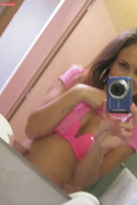 Thick Amateur with Small Tits and Big Ass Spreads in the Mirror Selfie – photo 2 of 20