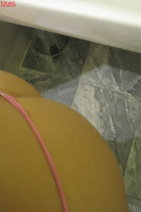 Thick Amateur with Small Tits and Big Ass Spreads in the Mirror Selfie – photo 5 of 20