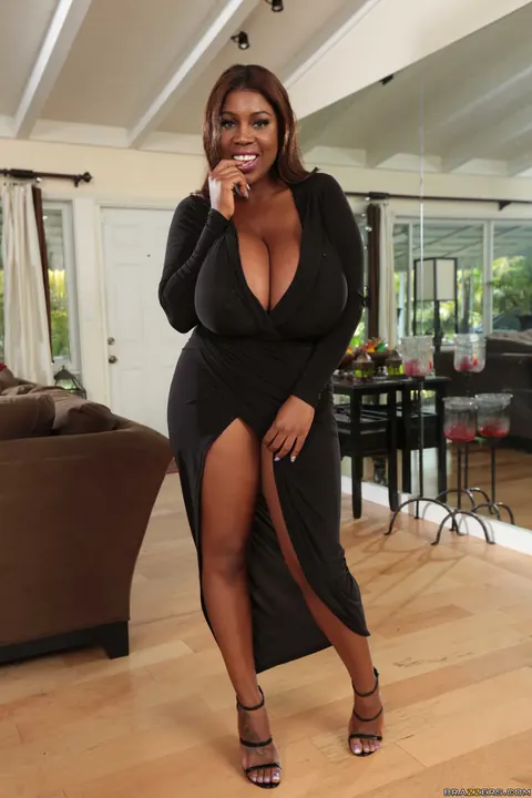 Maserati Xxx: Ebony Babe with Huge Natural Tits Strips Out of Her Skirt – photo 3 of 20