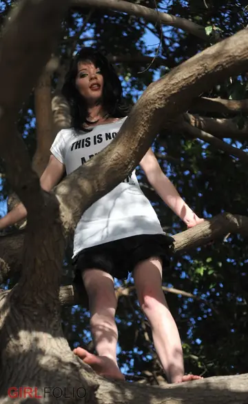 Jessi Palmer – Skinny Brunette Lifts Her Skirt to Show Thong Outdoors