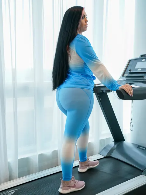 Ryan Smiles: BBW Brunette Flaunts Her Big Natural Tits in the Gym – photo 19 of 21