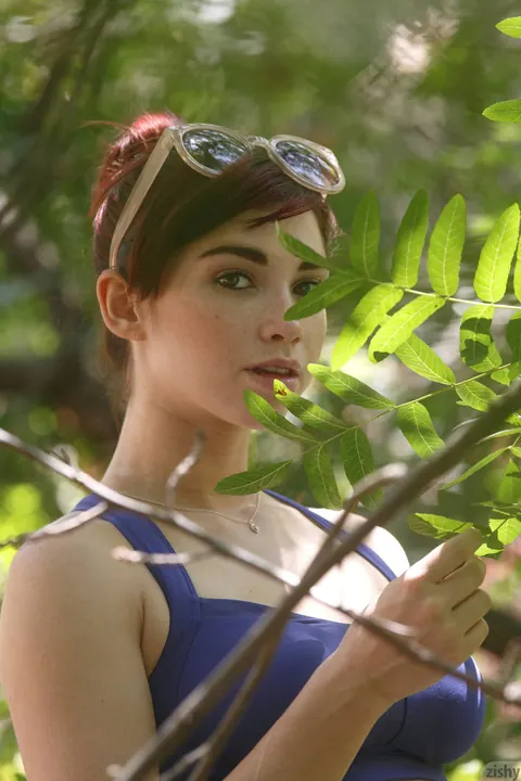 Jazz Reilly: Redhead in a Bikini and Glasses Poses After Forest Hike – photo 3 of 11