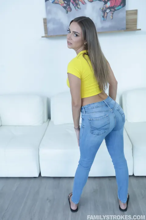 Gia Vendetti: Thick Latina in Jeans Licks Pussy and Takes a Facial – photo 1 of 21