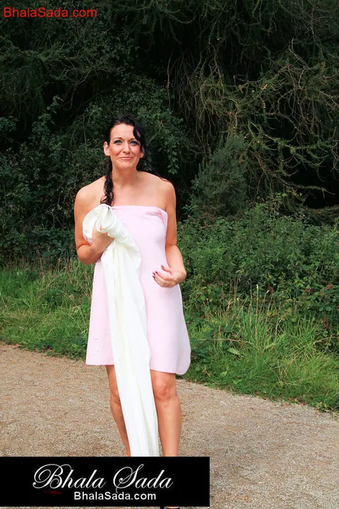 Brunette MILF Unwraps Her Robe and Poses Naked – photo 2 of 15