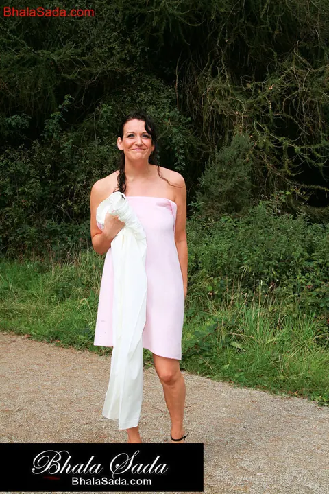 Brunette MILF Unwraps Her Robe and Poses Naked – photo 3 of 15