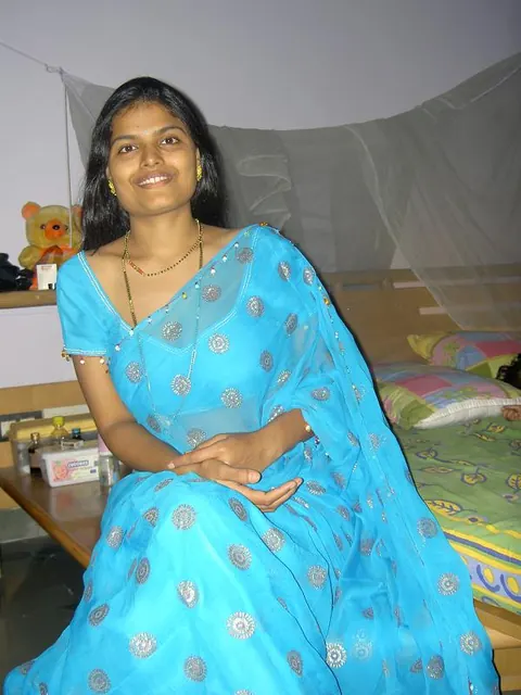 Indian Brunette Poses in a Skirt and Reveals Her Body – photo 2 of 12