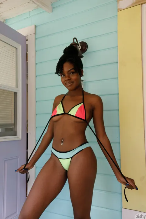 Lacole Sawyer: Petite Ebony Brunette Spreads Her Legs in a Bikini – photo 3 of 12
