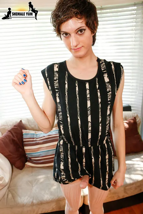 Trans Woman Strips Nude and Spreads Her Thighs – photo 5 of 15