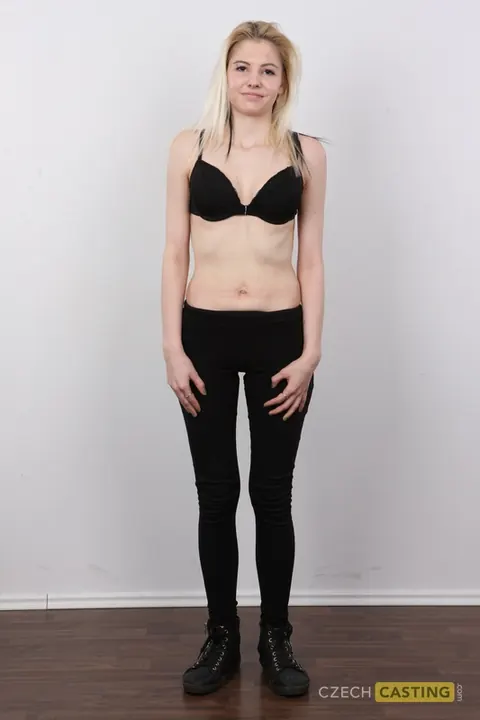 Jolana: Blonde PAWG in Yoga Pants Pulls Panties Aside to Spread Her Pussy – photo 4 of 20