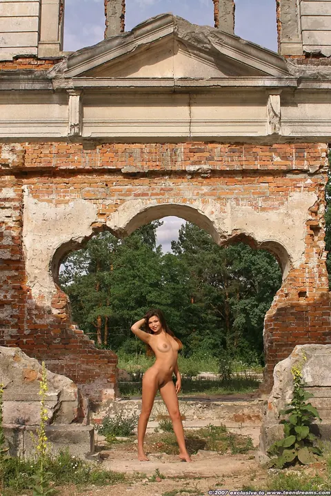 Zulfija: Asian Amateur Brunette Strips Nude and Teases the Camera – photo 15 of 21
