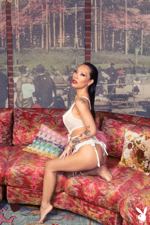 Asa Akira: Brunette Asian MILF Strips Off Her Lingerie and Fingers Her Pussy – photo 3 of 20