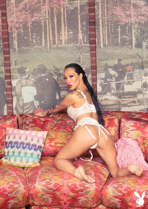 Asa Akira: Brunette Asian MILF Strips Off Her Lingerie and Fingers Her Pussy – photo 4 of 20