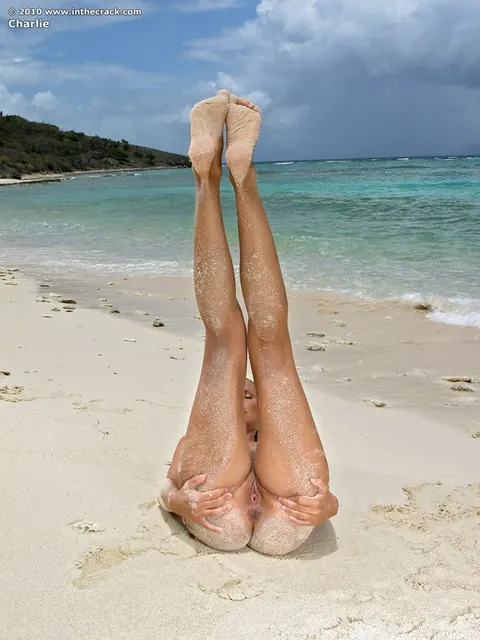 Latina MILF Spreads Her Shaved Pussy on the Beach – photo 7 of 15