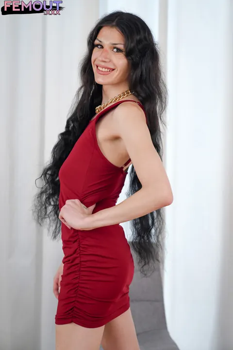 Trans Woman Undresses, Poses Nude, and Shows Her Body – photo 2 of 16