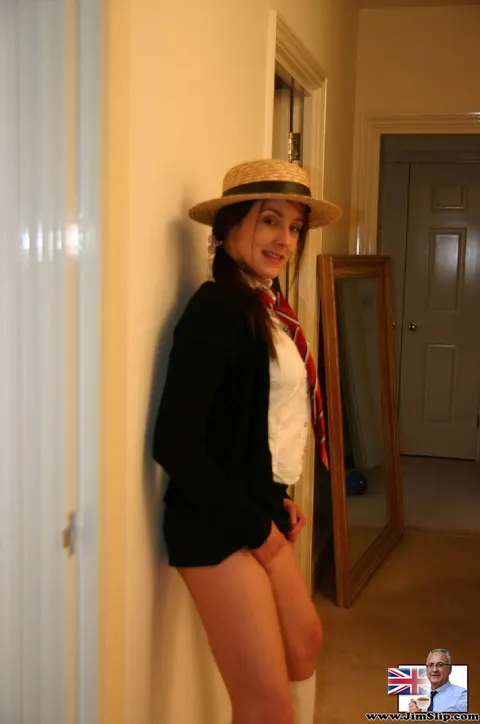 Poppy Morgan: Petite British Brunette in Glasses Gets Eaten Out and Fucked – photo 12 of 21