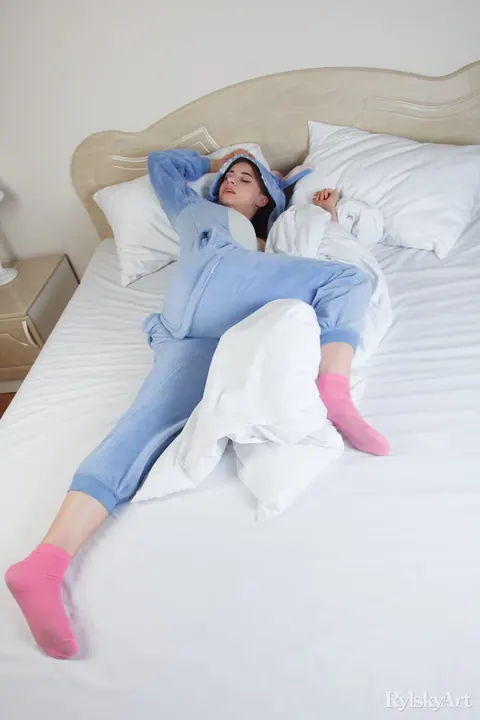 Elle Mira: Tall Brunette with Big Tits Strips Down to Her Pink Socks – photo 2 of 16