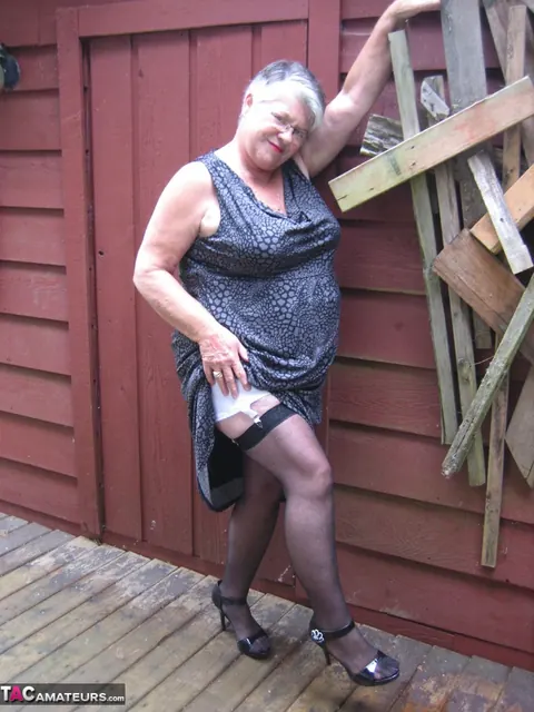 BBW in Stockings and Glasses Spreads Wide – photo 4 of 20
