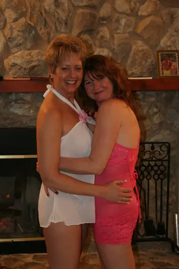 Tracy Lick – British MILFs Share a Cock in an Ffm Threesome