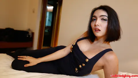 Trans Woman Arches Back and Displays Her Curves Nude – photo 8 of 20
