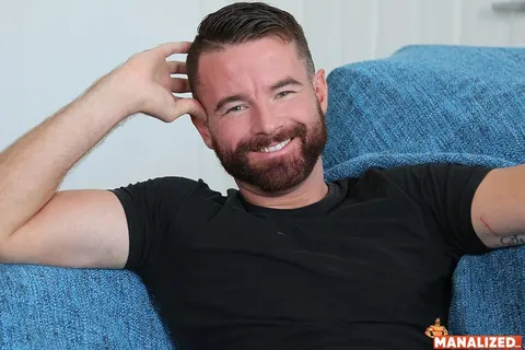 Hairy Men Kiss and Fuck with Foot Play – photo 18 of 21