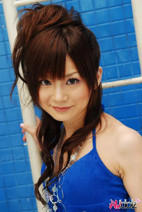 Anna Watanabe: Japanese Redhead Poses in Shorts and Heels Then Strips Nude – photo 13 of 15