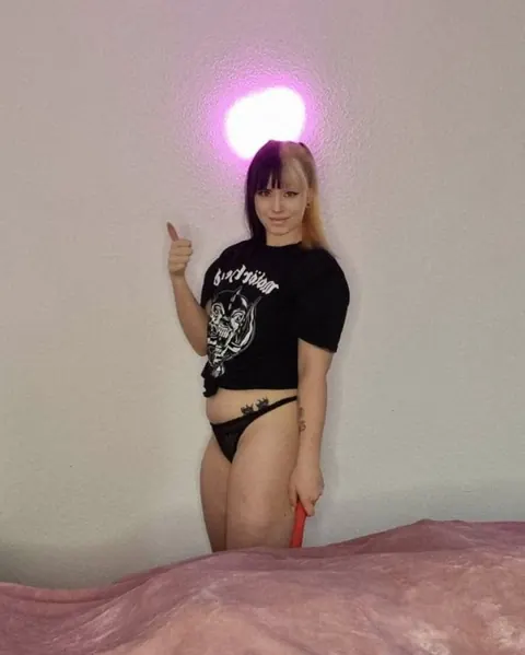 Blonde in Black Panties and Boots Spreads Her Legs – photo 10 of 19