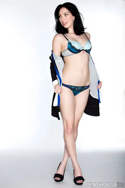 Aria Alexander: Black-Haired Woman Strips Nude and Shows Her Natural Tits – photo 12 of 17