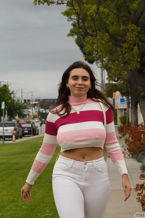 Tyla Jessop: Tall Brunette with Natural Tits Poses in Her Clothes – photo 1 of 12
