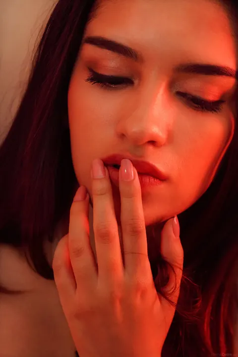 Liron: Brunette with Cross Tattoo Fingers Her Pussy – photo 12 of 17