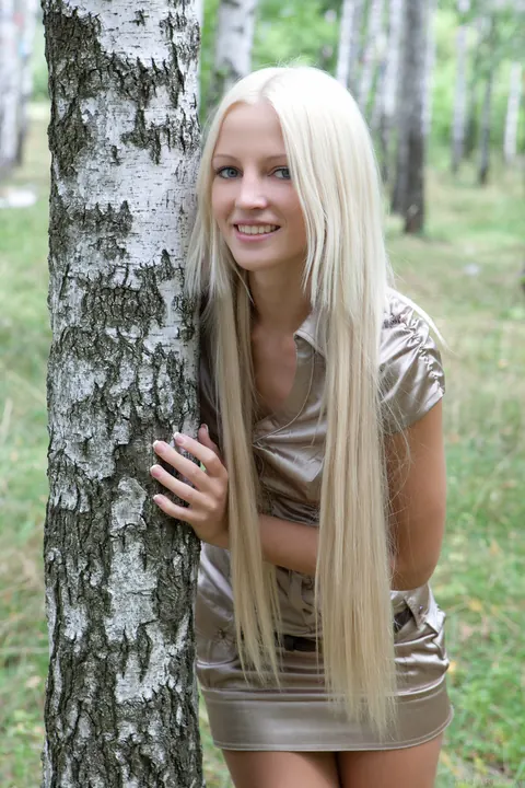 Alysha A: Tall Blonde Flashes Pantyless Under Skirt Outdoors – photo 16 of 20