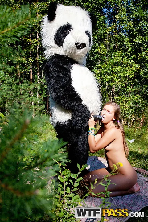 PAWG Sucks Cock Outdoors and Takes a Huge Cumshot – photo 16 of 16