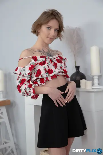 Stella Bliss – Skinny Blonde Russian Takes Anal Doggy Style