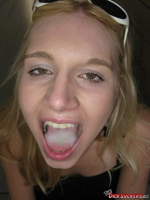 Blonde MILF Gives a Car Blowjob and Swallows His Load – photo 15 of 15