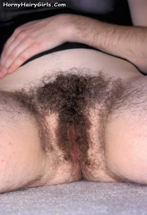 Amateur Woman Spreads Her Hairy Pussy Wide – photo 10 of 13