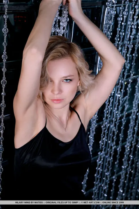 Hilary Wind: Blonde Poses Naked and Grabs Her Ass – photo 2 of 18