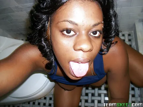 Blue Love: Busty Ebony Babe in Shorts Fingers Herself for a Selfie – photo 9 of 16