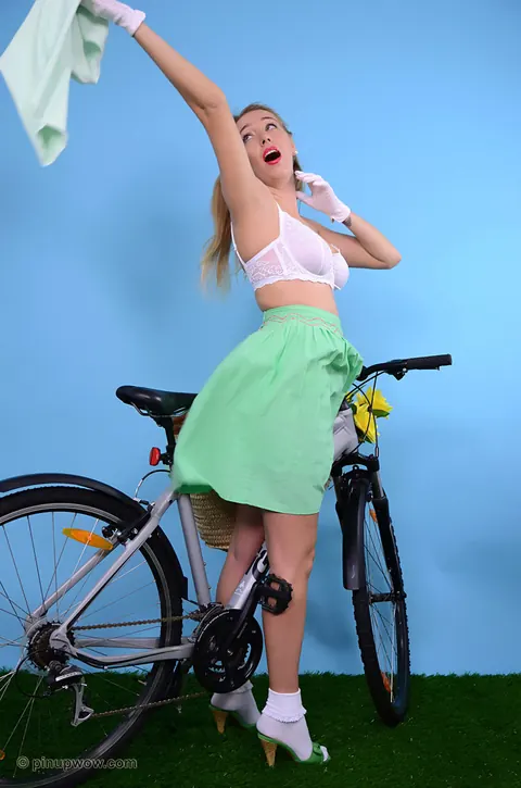 Hayley Marie Coppin: Busty Blonde MILF Bares Her Natural Tits on a Bicycle – photo 7 of 17