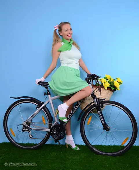 Hayley Marie Coppin: Busty Blonde MILF Bares Her Natural Tits on a Bicycle – photo 1 of 17