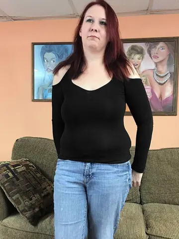 Lia Shayde – Chubby Redhead MILF with Big Tits Deepthroats and Jerks Her Man