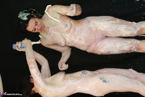 Zander Lee: Tattooed Brunette PAWG Gets Oiled and Licked by Friend – photo 6 of 20