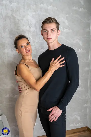 Gerda Ice – Hairy MILF in a Skirt Takes Anal and a Facial