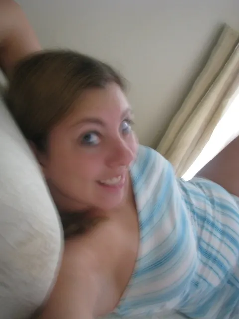 Busty Amateur Spreads Her Pussy in Selfies – photo 13 of 20