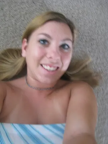 Busty Amateur Spreads Her Pussy in Selfies