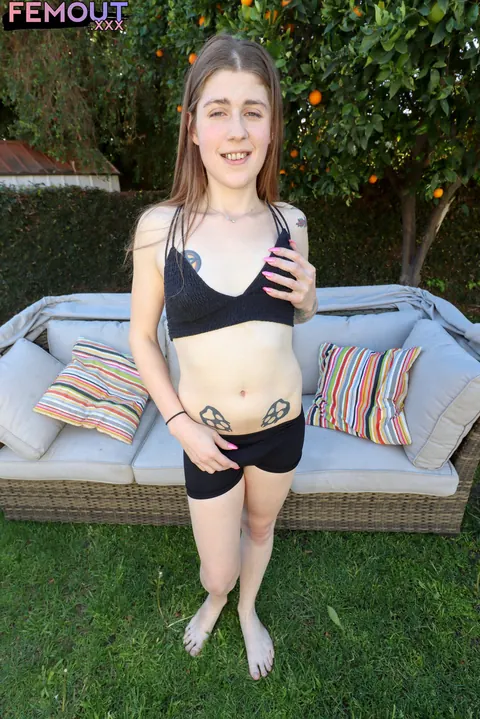 Trans Woman Stands Nude Outdoors and Shows Her Body – photo 2 of 16
